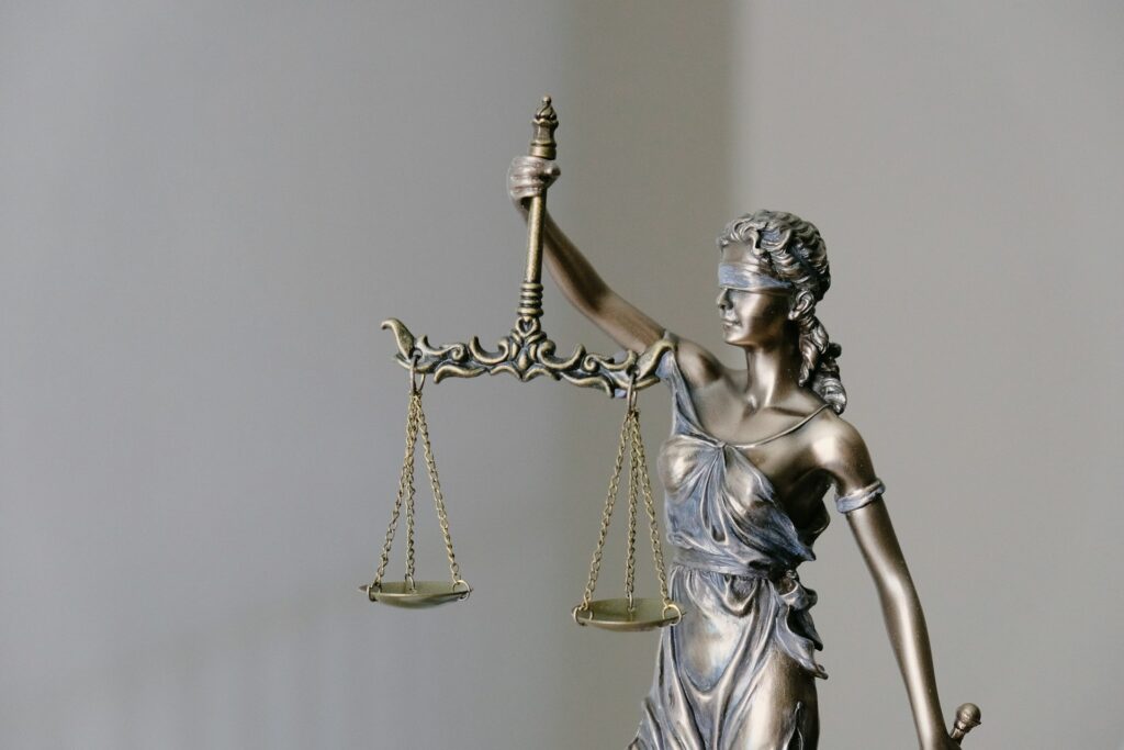 Bronzefigur der Justitia (Symbolbild)